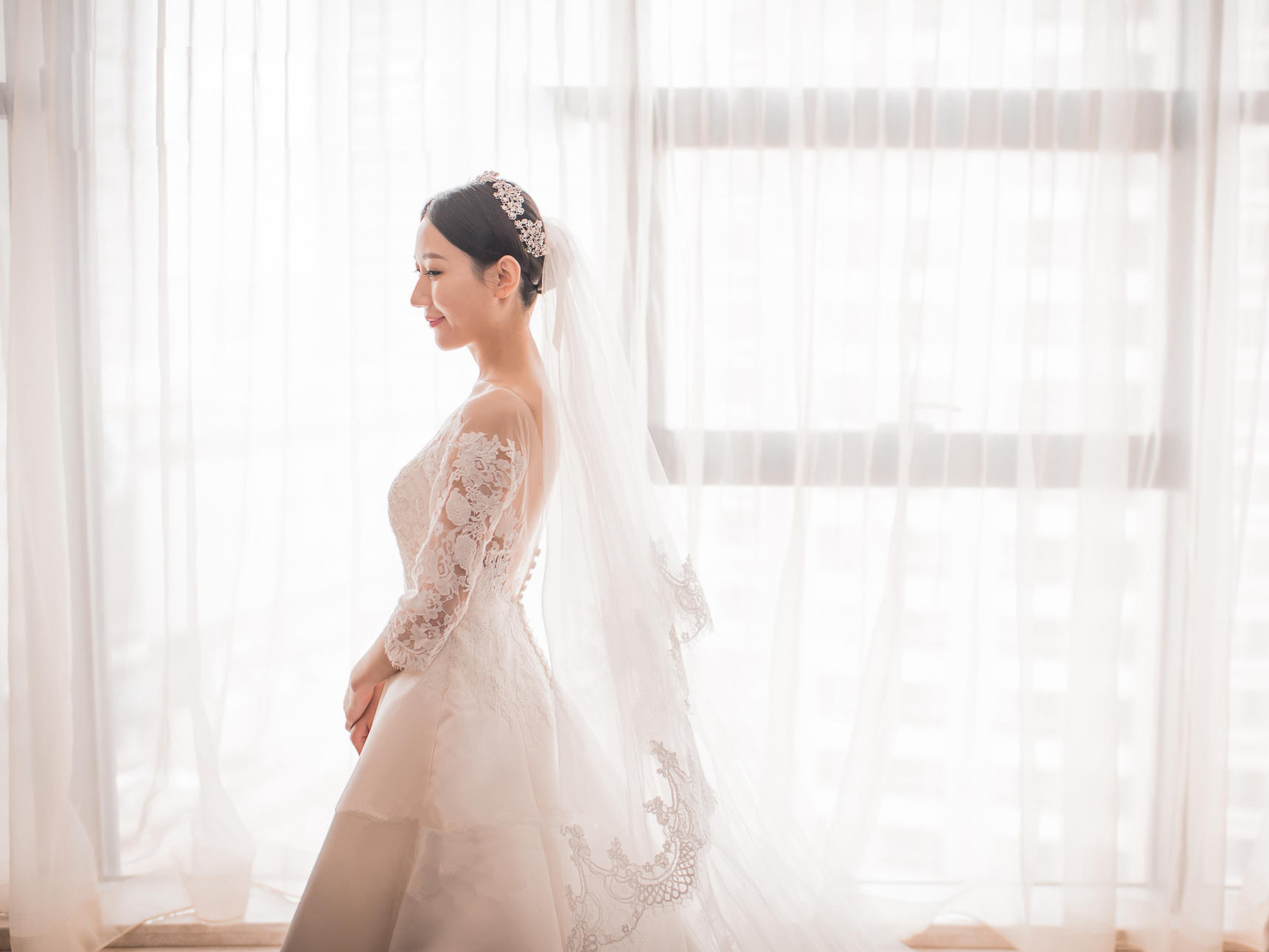 荼白嫁衣-pronovias-haland