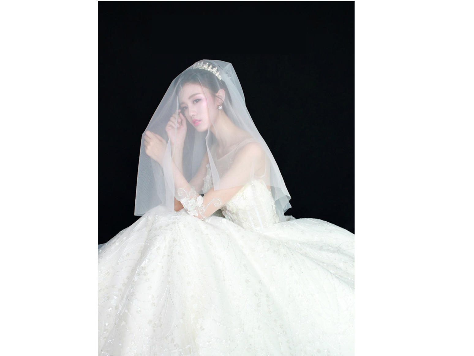 限时特惠 全天跟妆+免租齐地婚纱和龙凤褂+妈妈妆