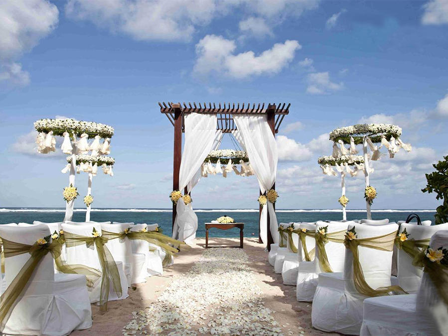 巴厘岛浪漫海边婚礼
