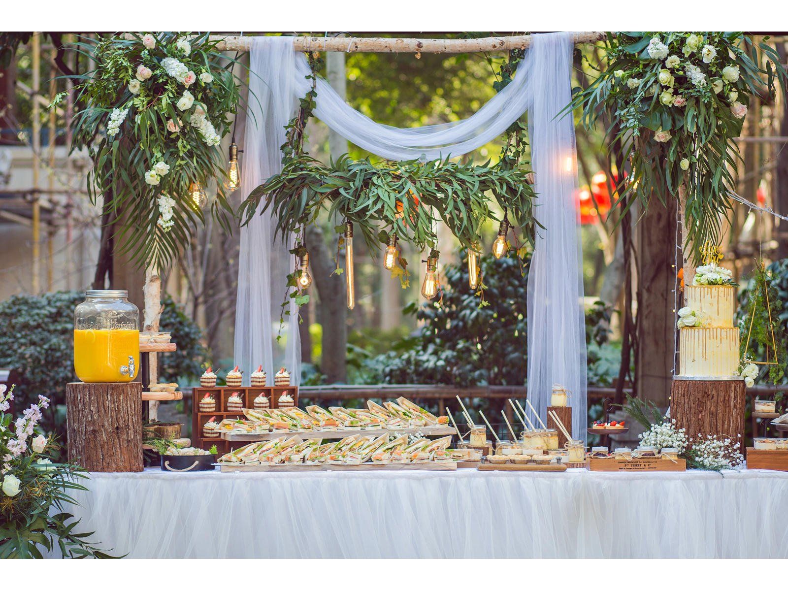 户外热推【湖滨客舍】含放飞气球/鲜花装饰