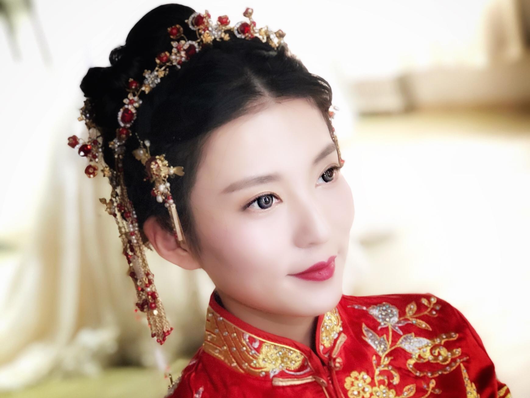 资深 唯美西式中式嫁衣+造型+妈妈妆+伴娘妆