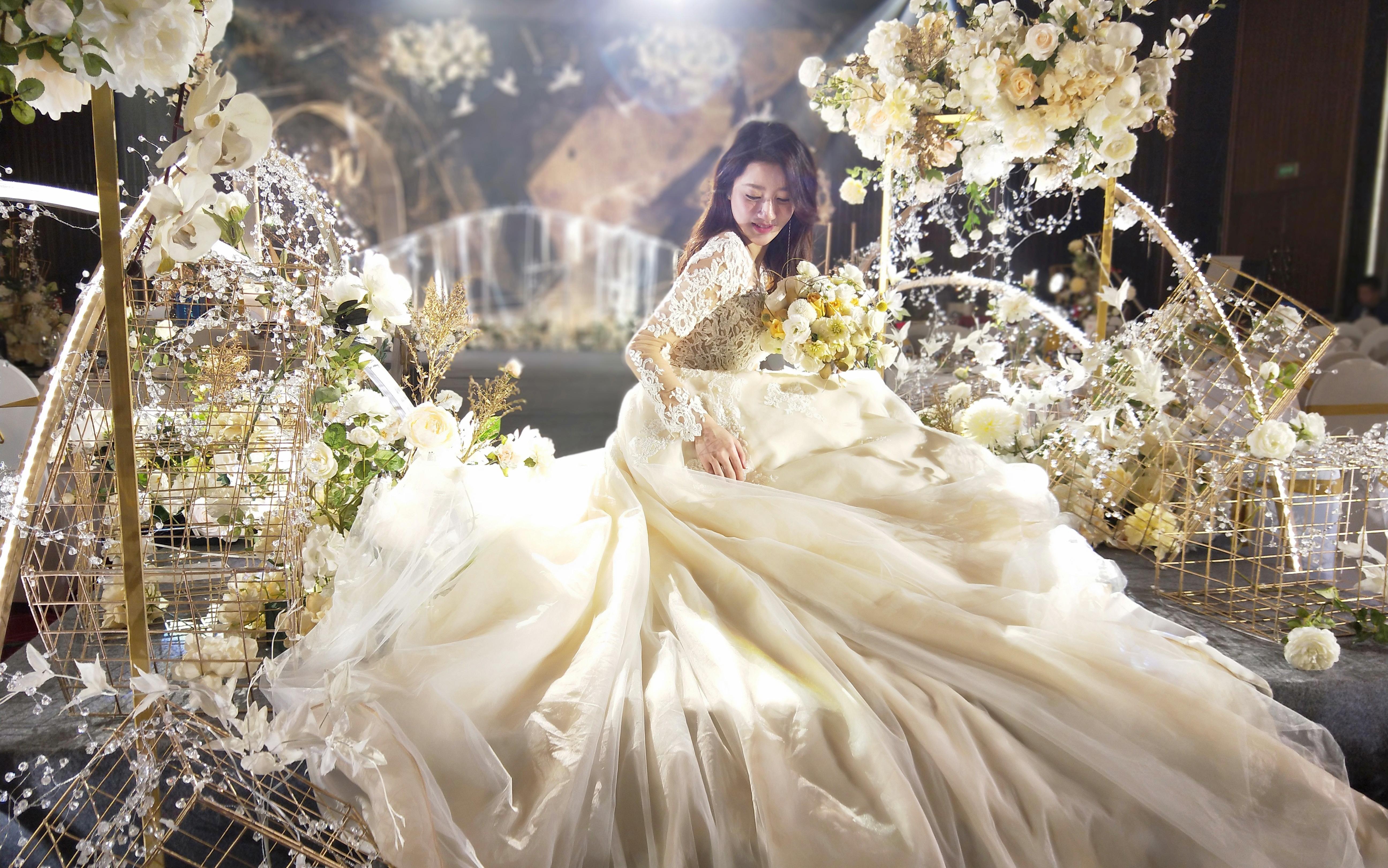 慕婚纱 超值仪式纱+出门纱或中式+敬酒服送伴娘服