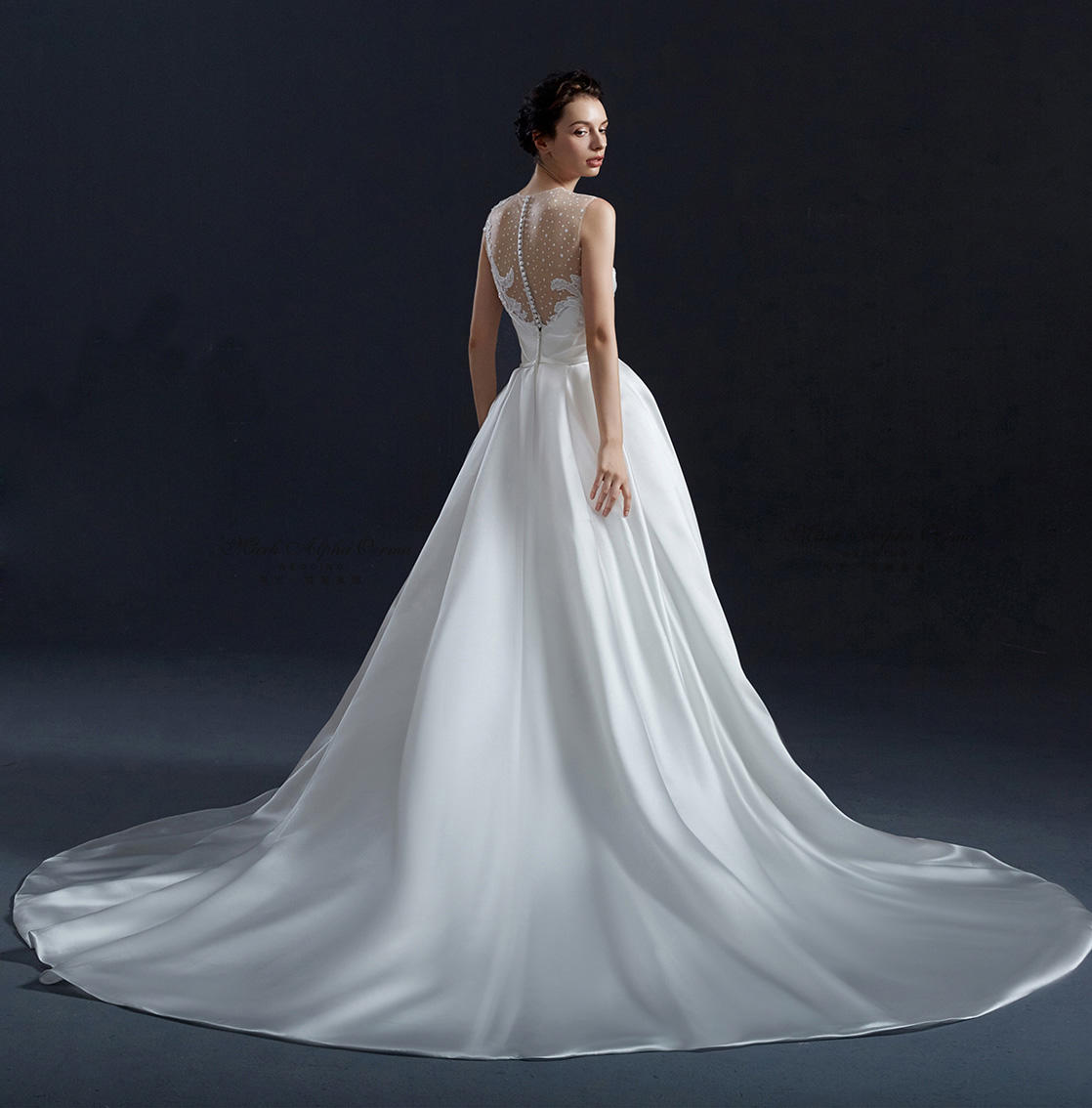 高端时尚PARTY礼服租赁（特惠）