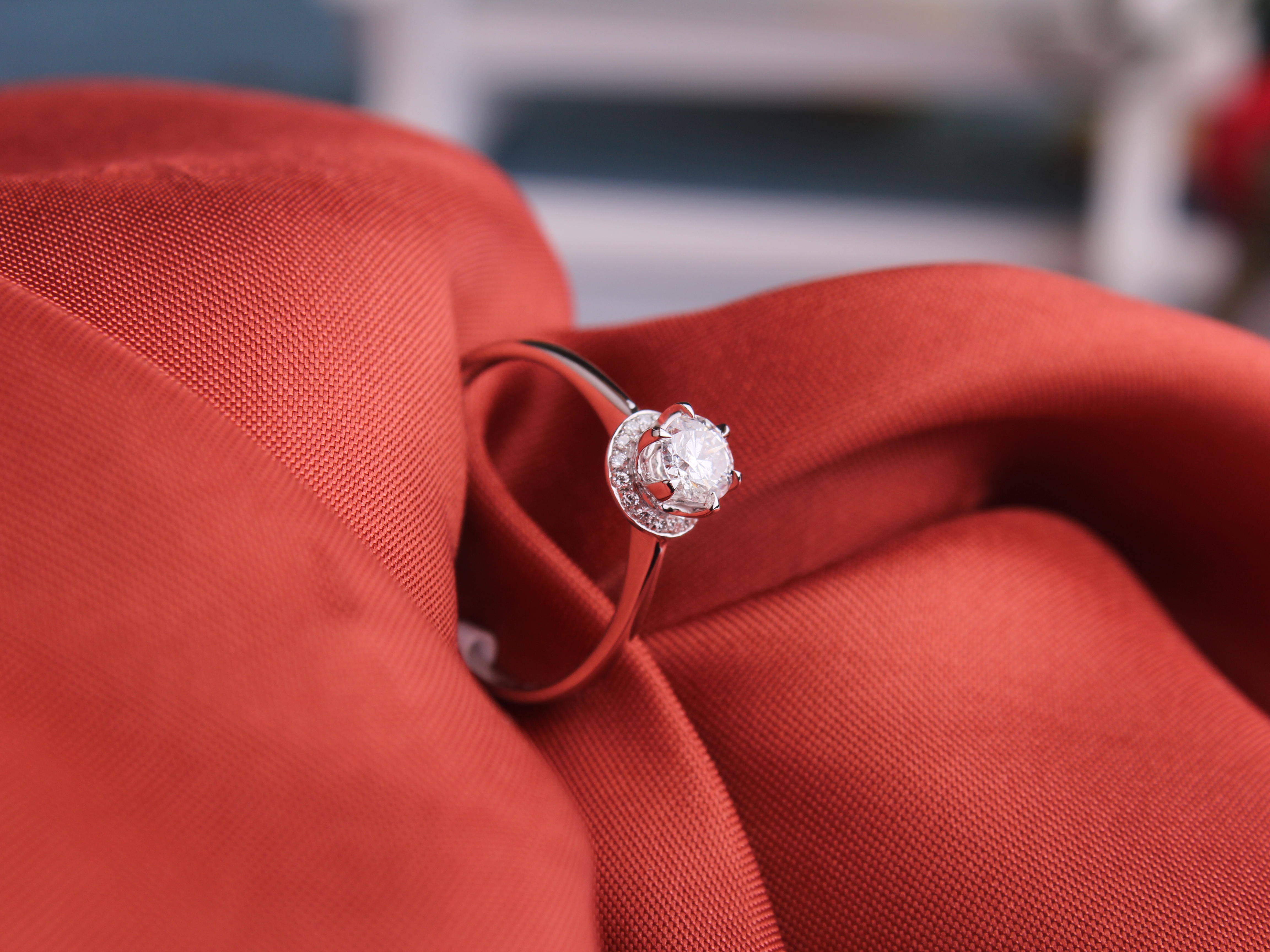 《围绕》女戒  罗兰钻石冬日完美定制之女戒