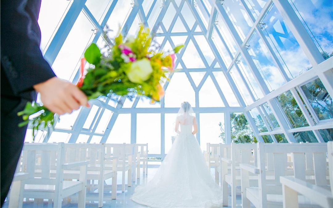 双摄影师抓拍+双造型师化妆+双灯光师+全程微电影