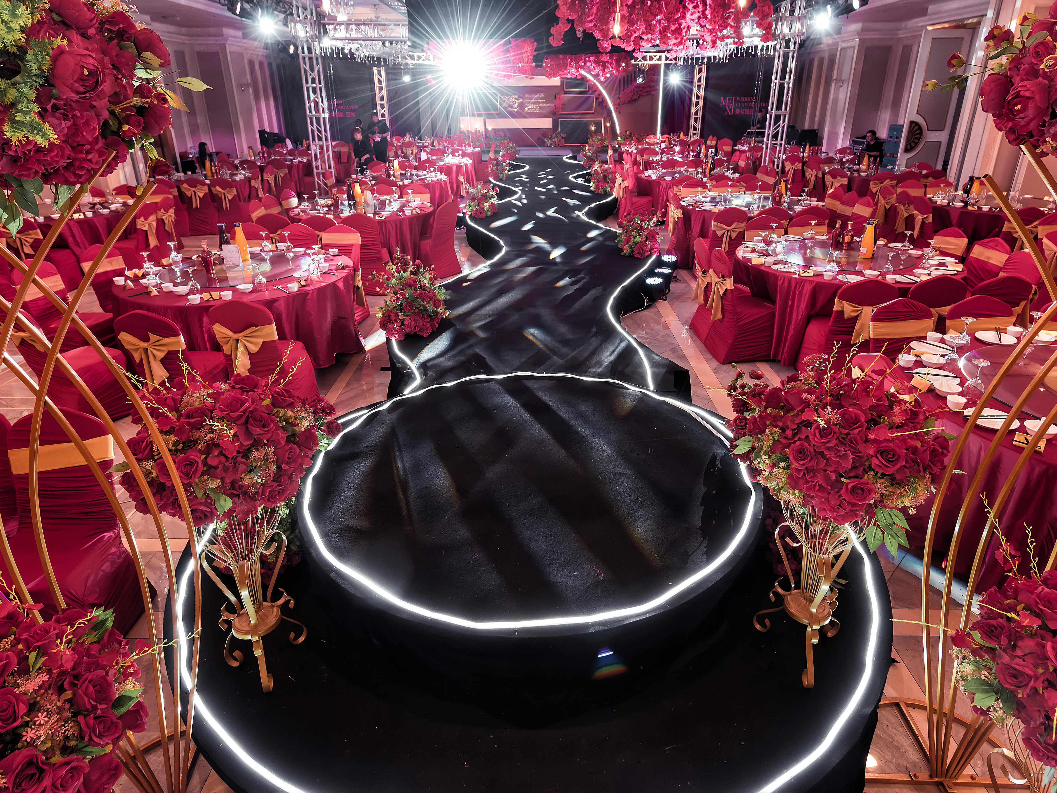 【红黑简约】时尚大气的红与黑-铂爵宫获奖作品