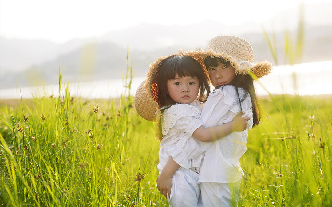 夕阳下的江边｜宝宝写真系列