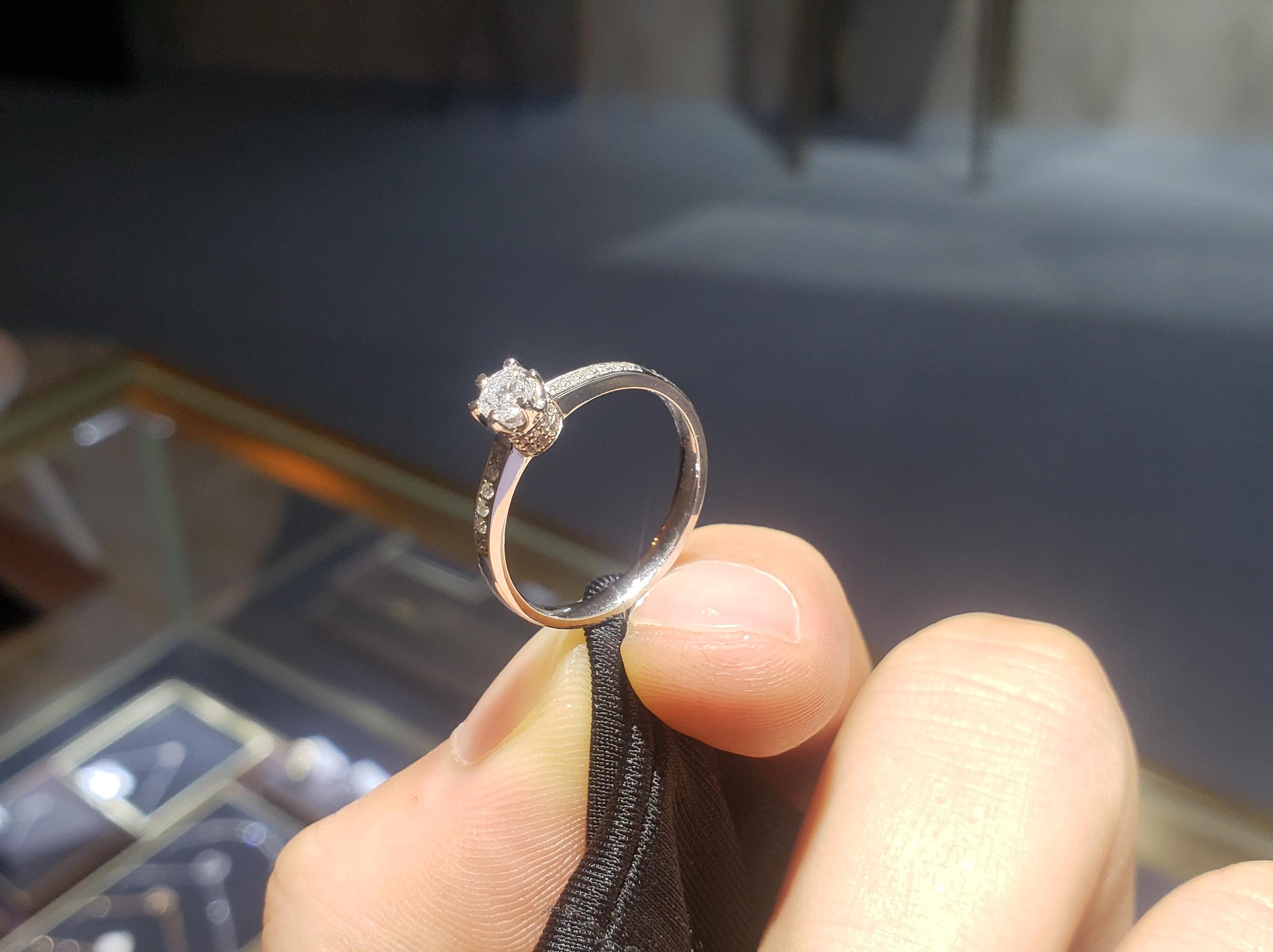 18K白小清新系列钻石女戒