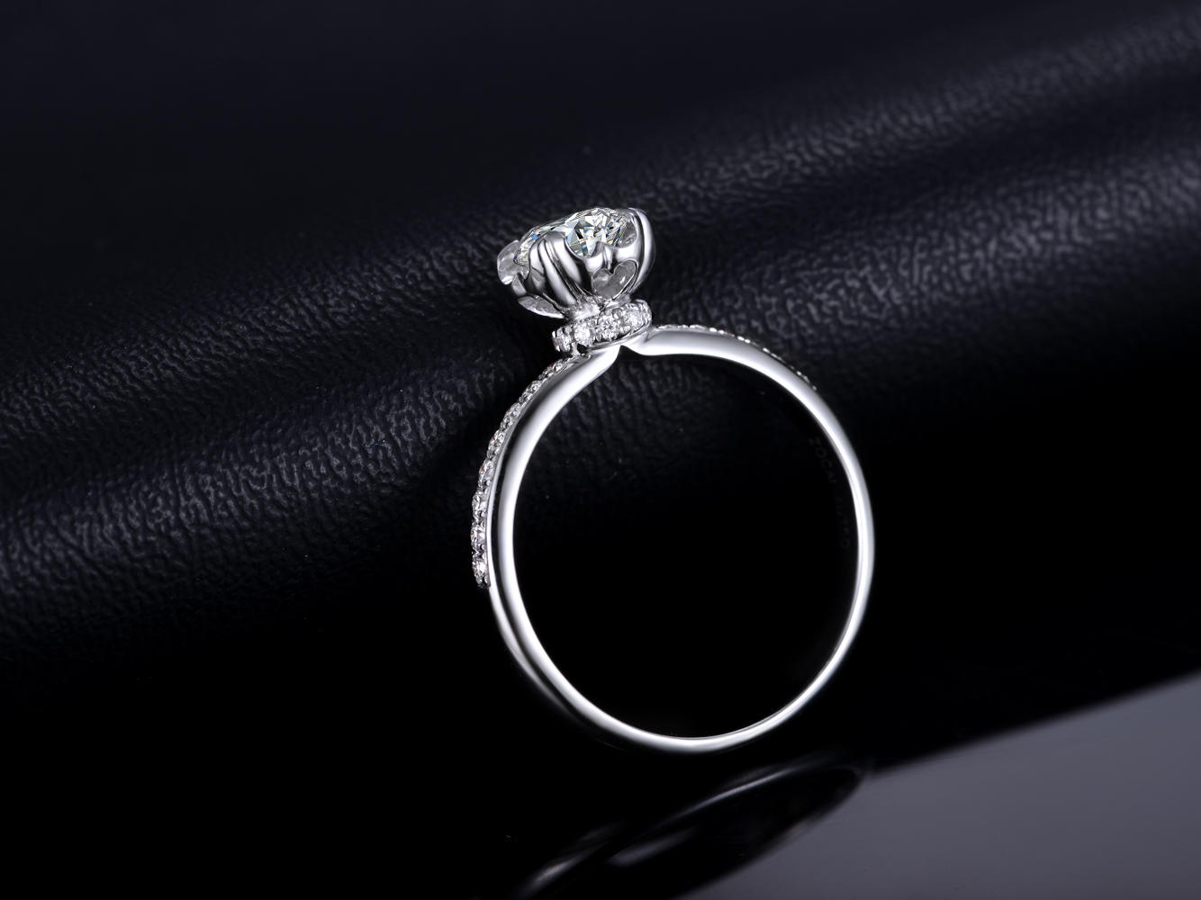 钻戒定制 30分 D色 VVs净度