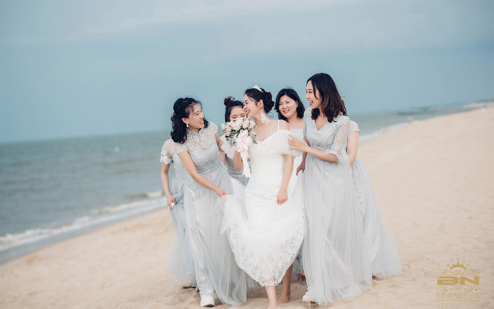 婚礼一站式套餐双机微电影+婚礼跟妆