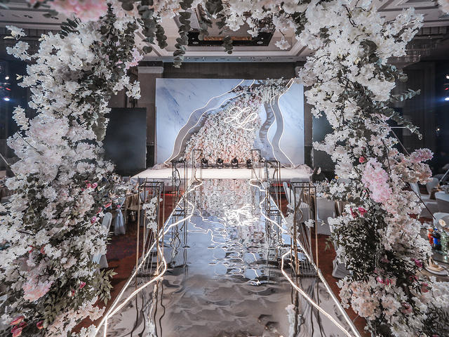 爆款暗场主题 结婚实用礼包等你拿 【含婚礼人员】