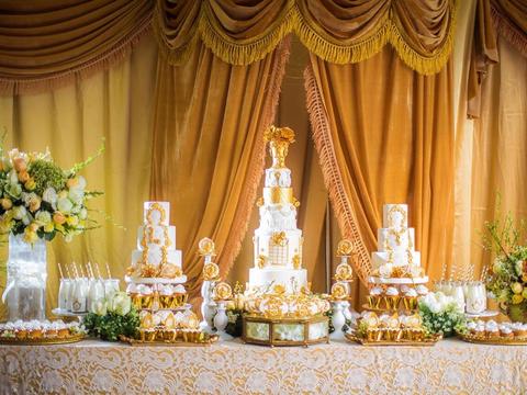 金色 |超奢华金色宫廷主题婚礼甜点台