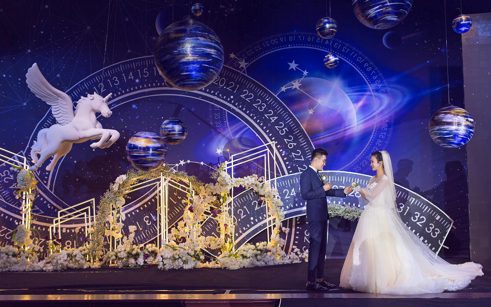 【庄容婚纱】手工龙凤褂一线进口纱案例