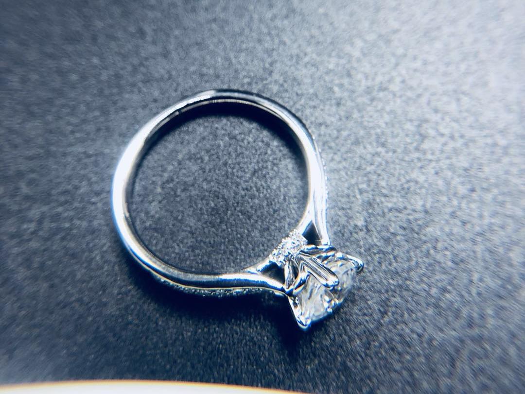 蒂维●斯特-【优雅】18K金钻戒     