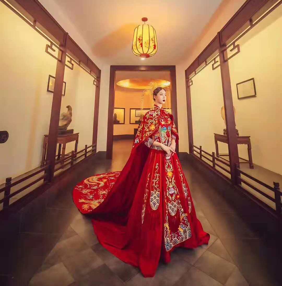 【霸气侧漏女王范儿】中式拖尾仪式租赁 