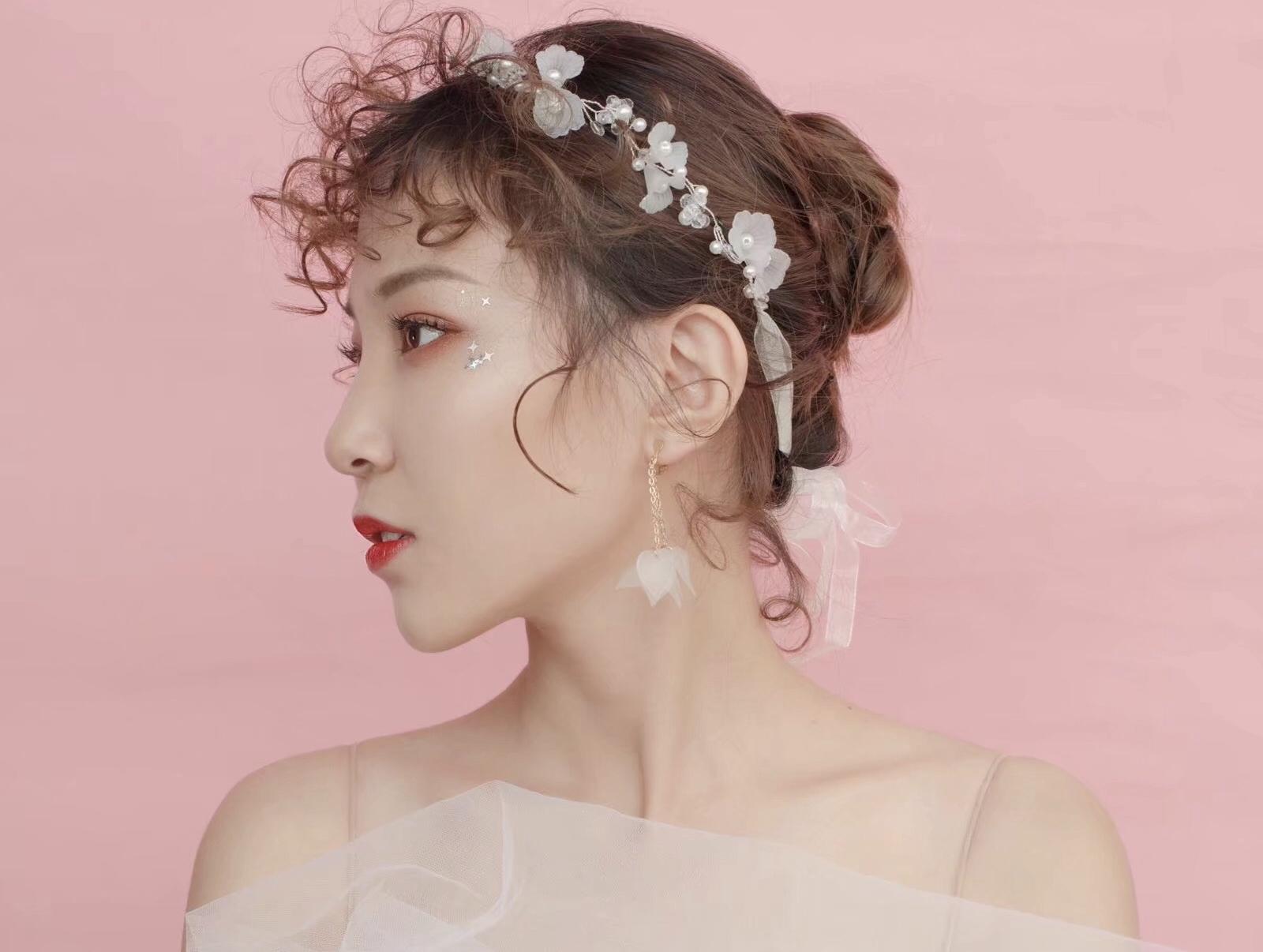 奢华婚纱礼服三件套＋首席化妆师婚礼全程跟妆