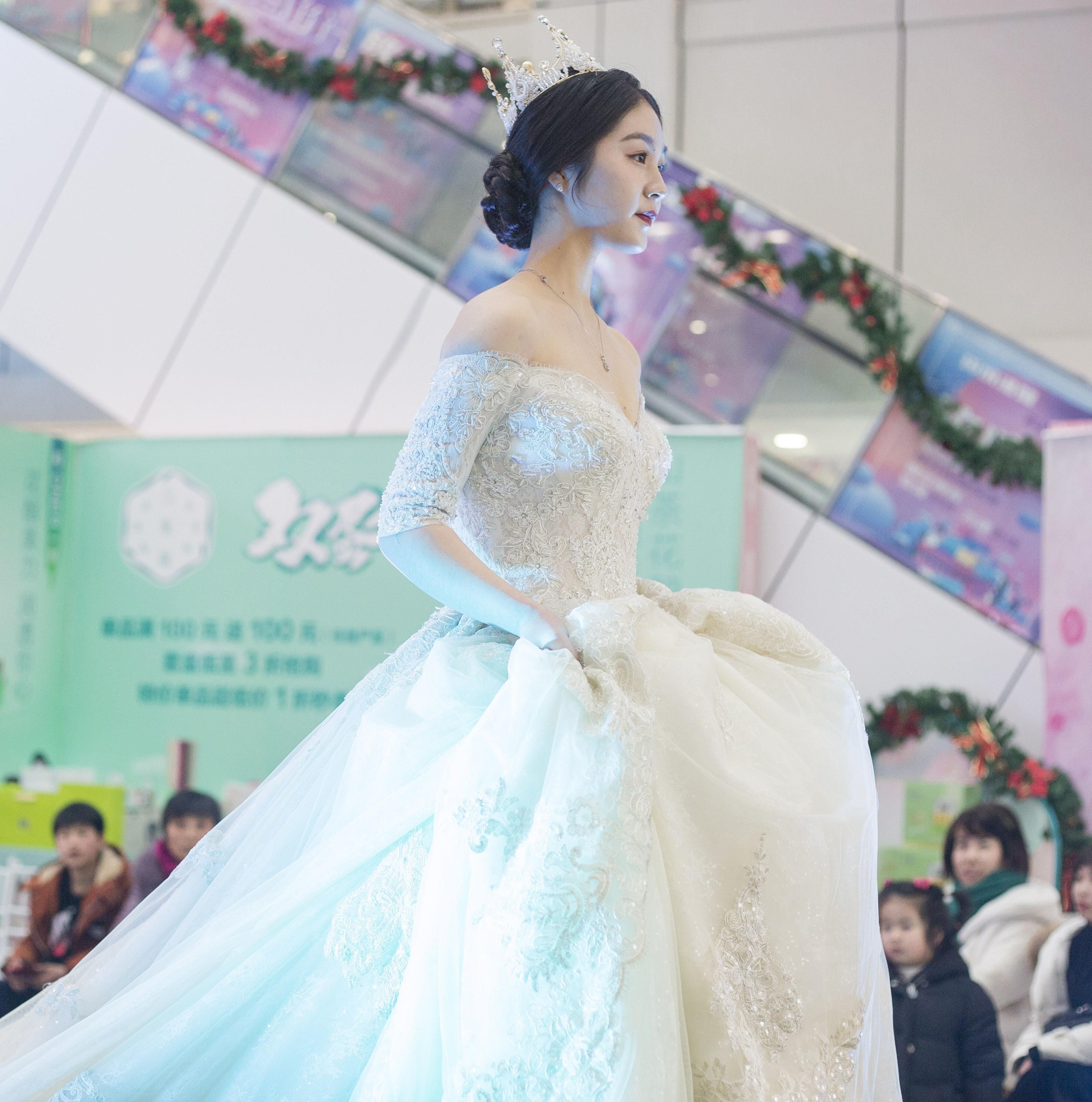 尊享套餐婚纱礼服8件套餐