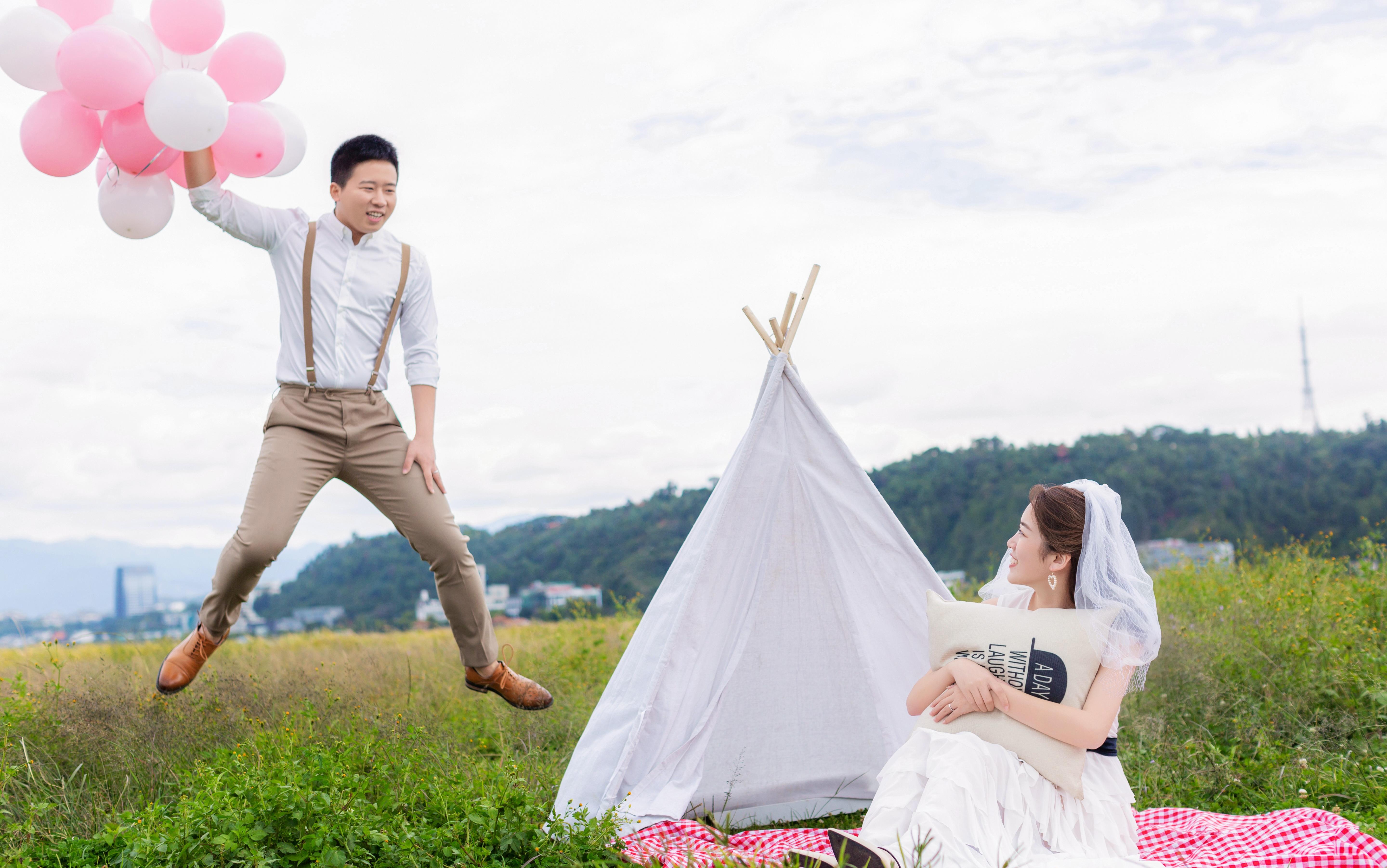 爱情来得刚刚好，是甜的，是暖的。是有你在便好！