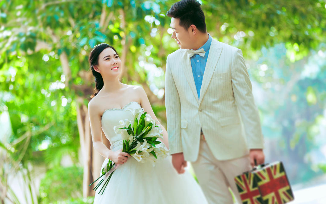 三亞夏季特惠來(lái)襲+5造5服+送住宿+免接機(jī)