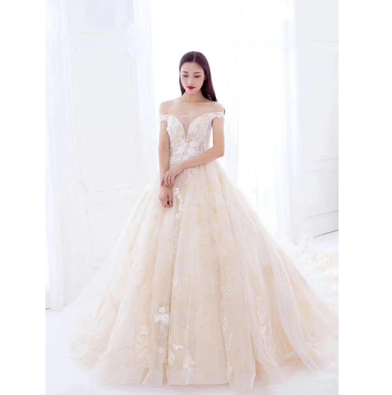 秀禾+齐地白纱+敬酒服+伴娘伴郎服