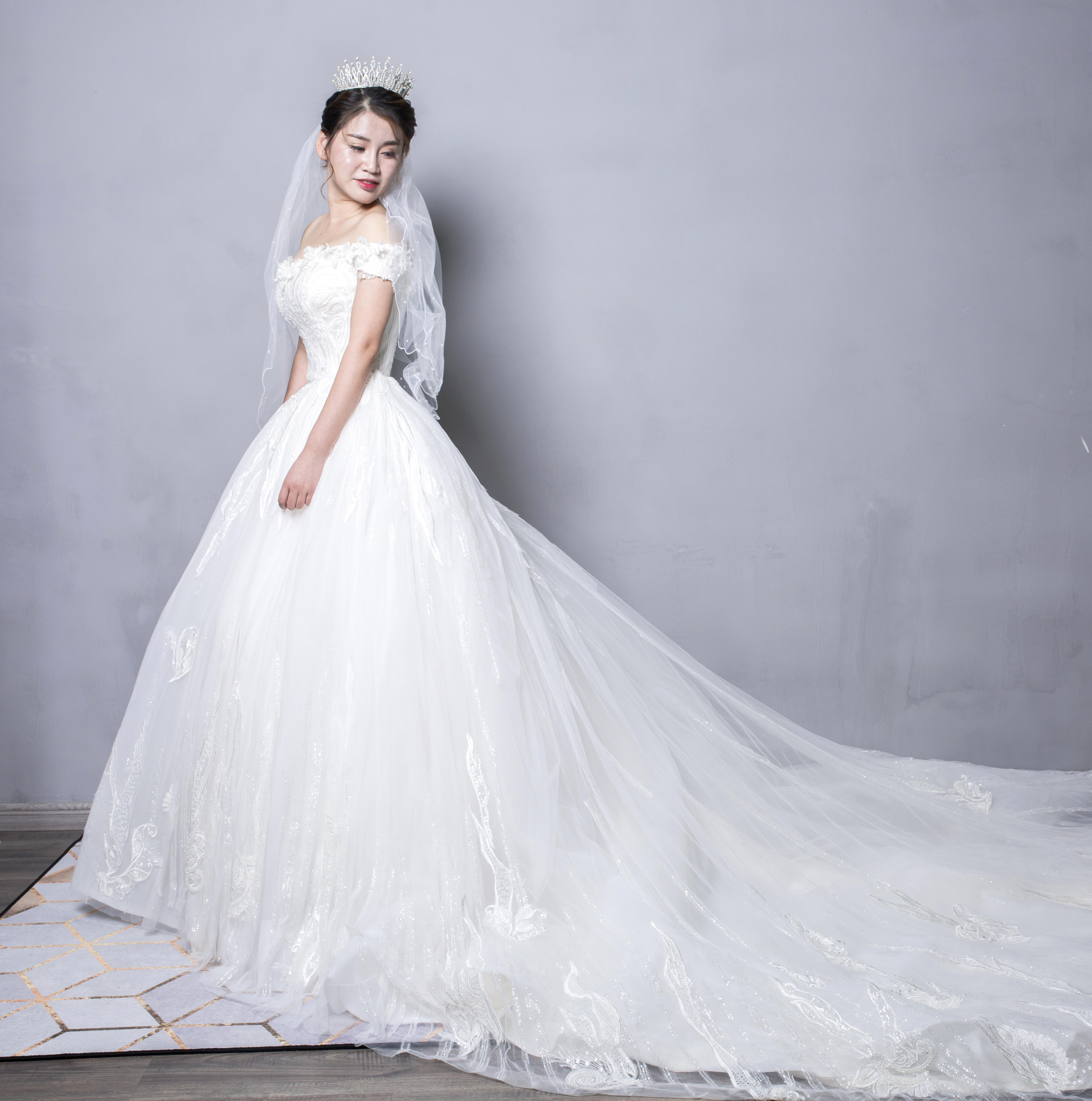 心悦婚纱系列仪式纱+绣和+敬酒服+伴娘服