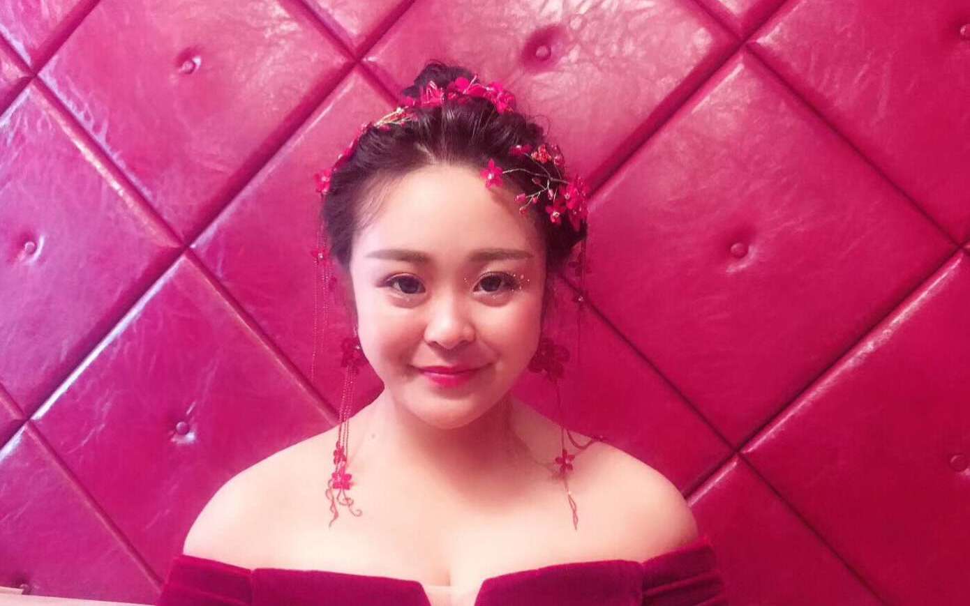 伊薇特新娘_婚纱4件套+首席化妆师全天跟妆