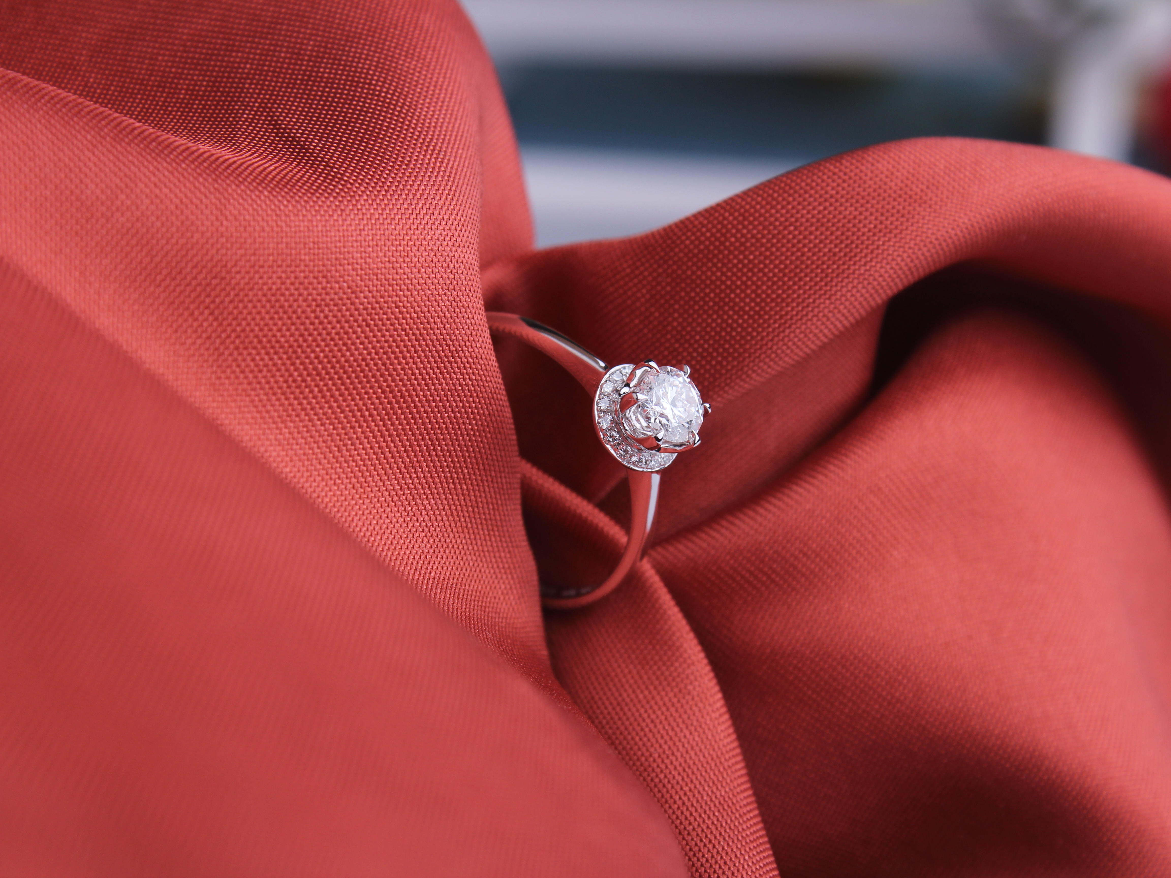 《围绕》女戒  罗兰钻石冬日完美定制之女戒