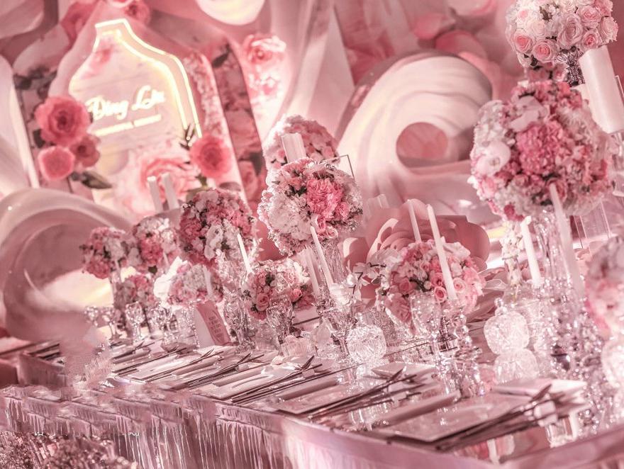 四大金刚+场地布置+婚车装饰全包——邂逅 