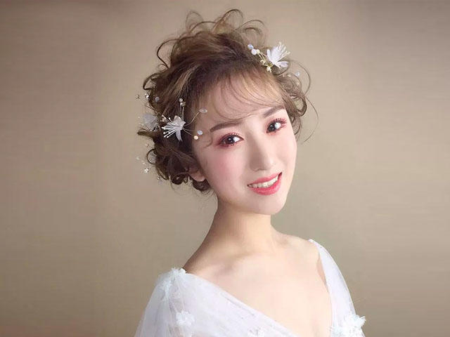 （省心套餐）组合资深档婚礼全天婚礼跟妆一线彩妆+