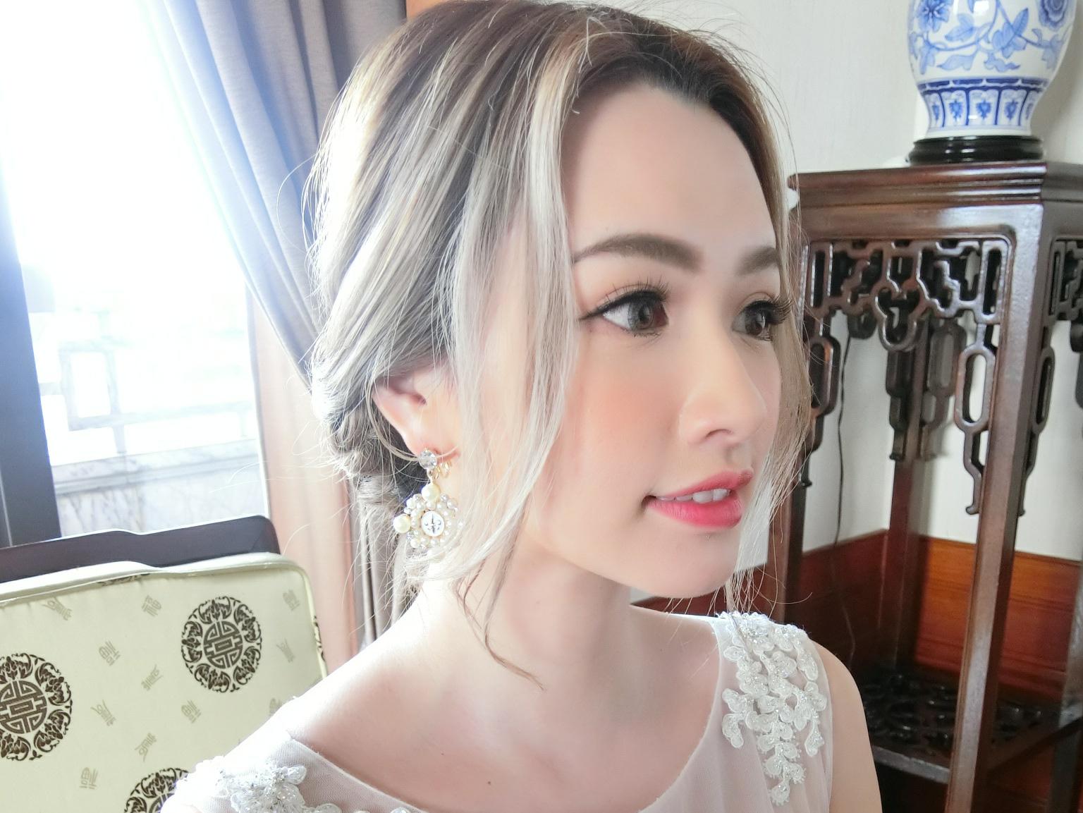 敬宜尚妆形象设计工作室首先化妝师<新娘早晚妆>