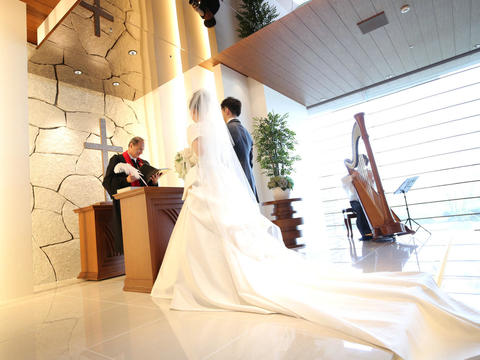 广岛王子水晶教堂婚礼，乐惟海外婚礼重庆店