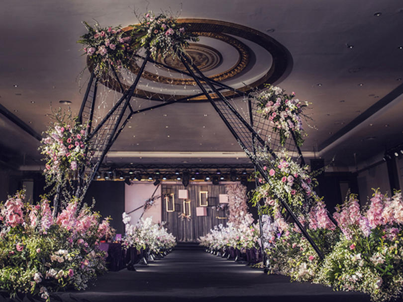 【铁艺、黑线条粉色系】人员+布置+音响设备+灯光