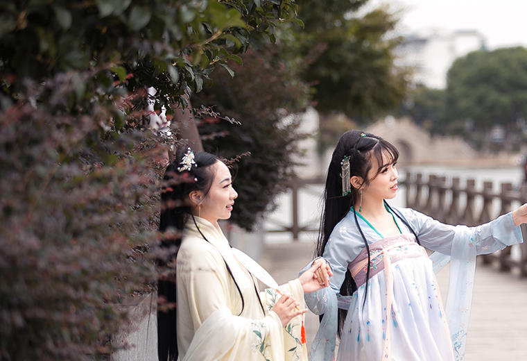 苏州园林古风汉服闺蜜系列