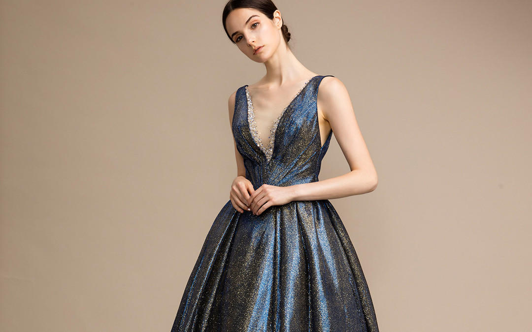 【设计师】时尚深V款收腰礼服