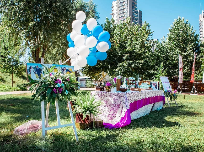 聚喜秘密花园 户外主题 草坪绿色婚礼"昇姬波波"