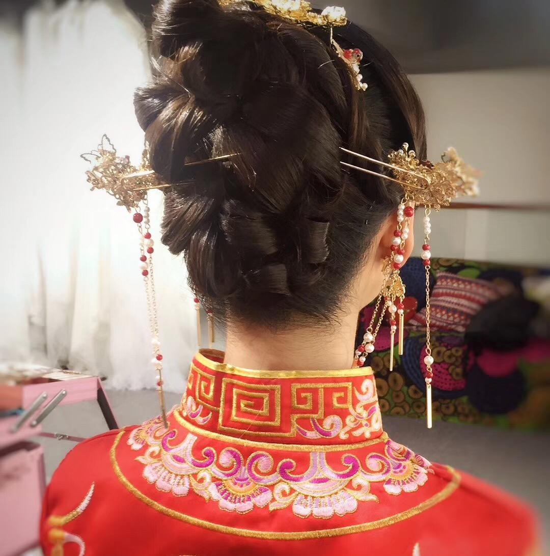 维诺高级化妆师全程跟妆 送伴娘妆+免租伴娘服6件