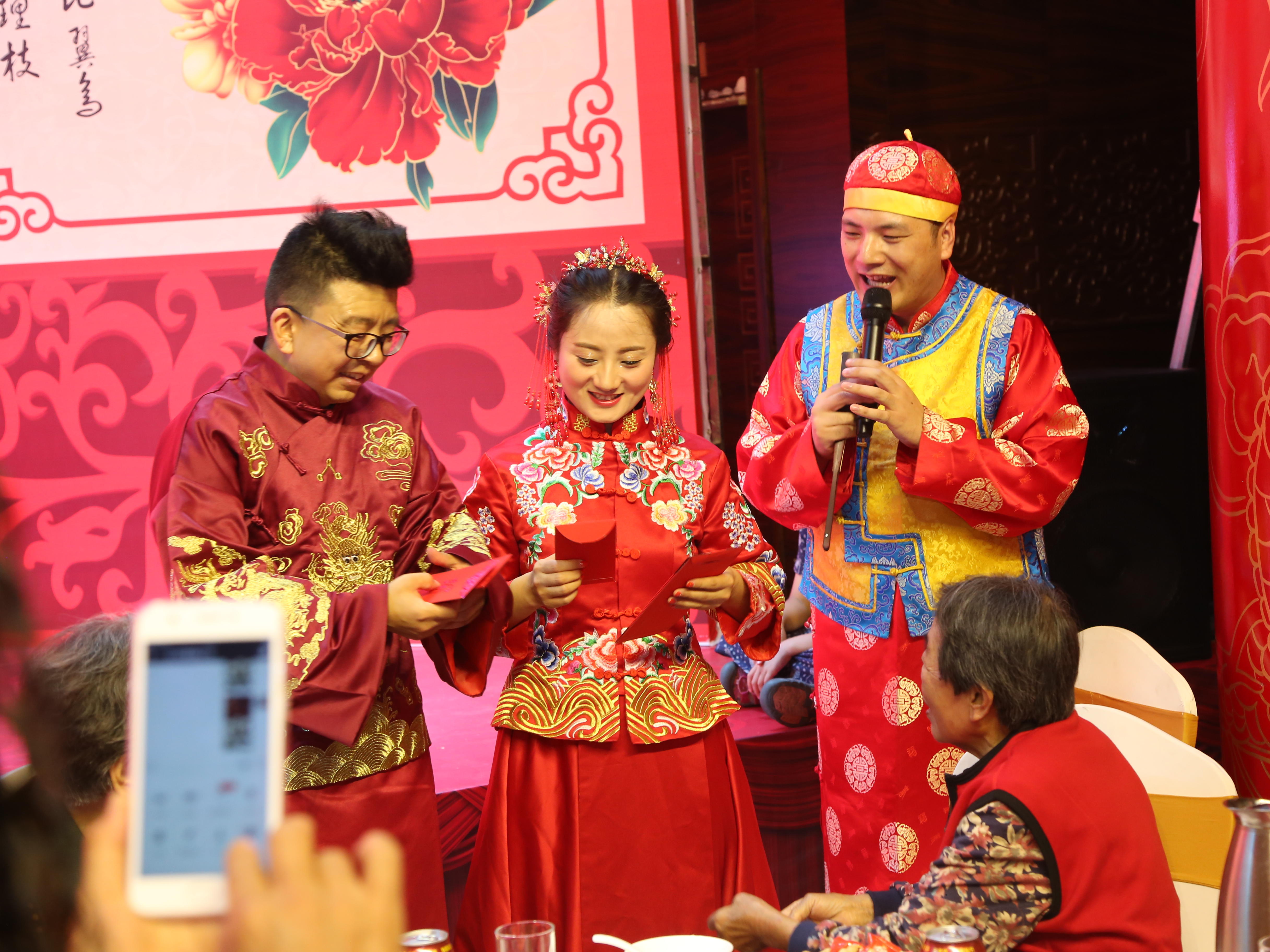 爱派主持人团队杜涛+音乐助理1名