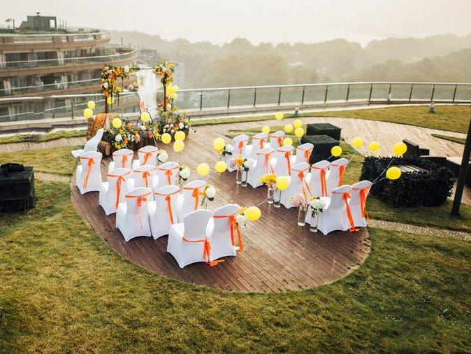 【年末狂欢】总监跟妆团队+送超万元惊喜服务