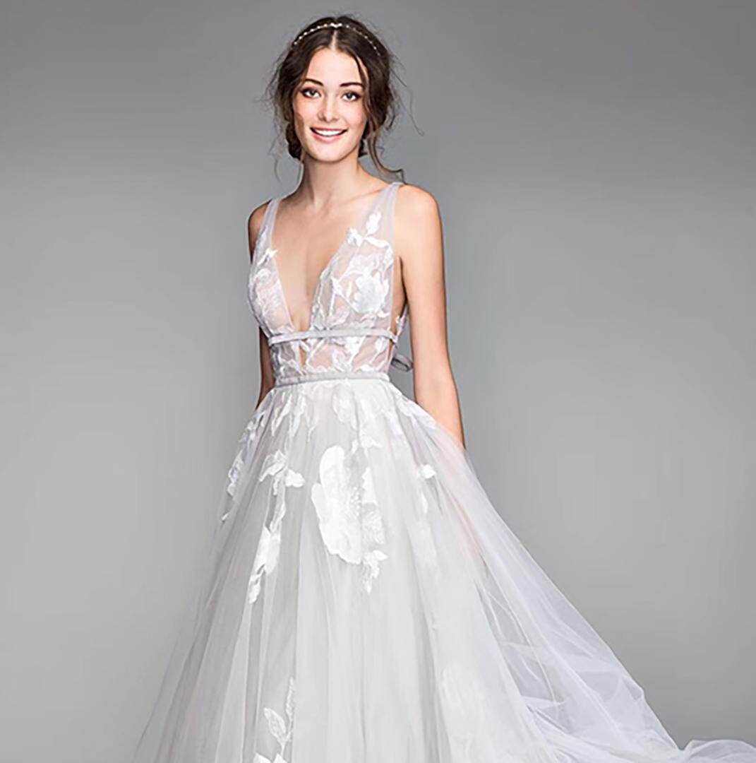 【轻纱婚纱】超值热卖设计师款婚纱六件套