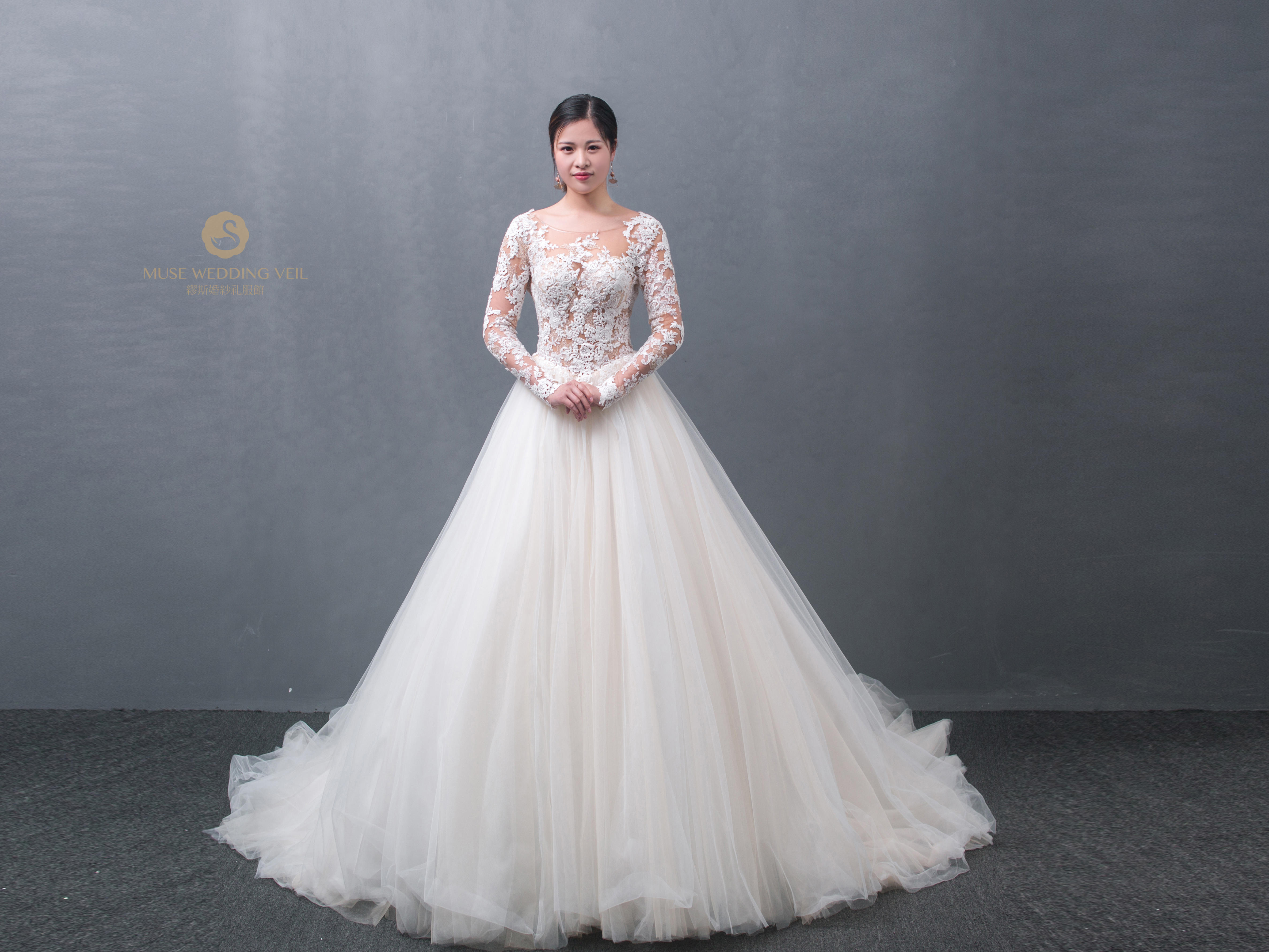 【缪斯婚纱】{出租仪式纱+秀禾服+敬酒服}+跟妆