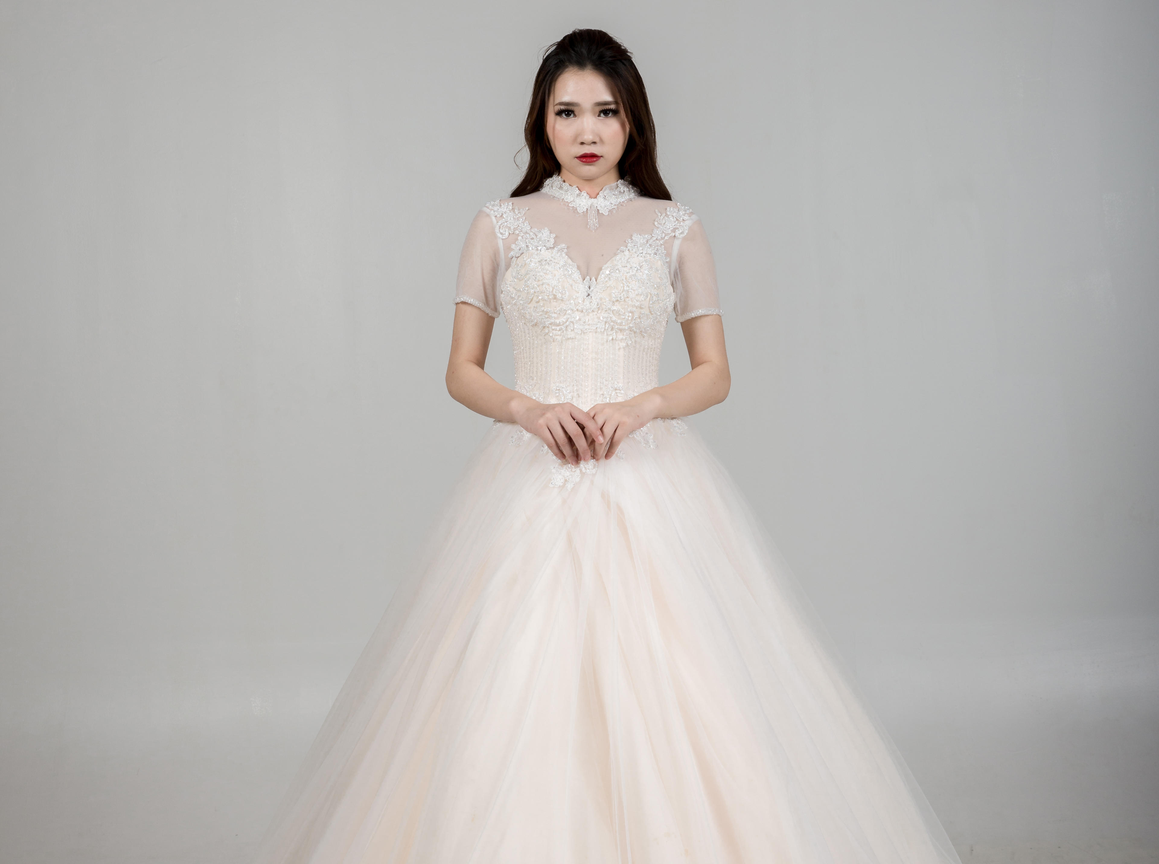 《进口品牌租赁》人气爆款水晶婚纱【1+1婚纱】