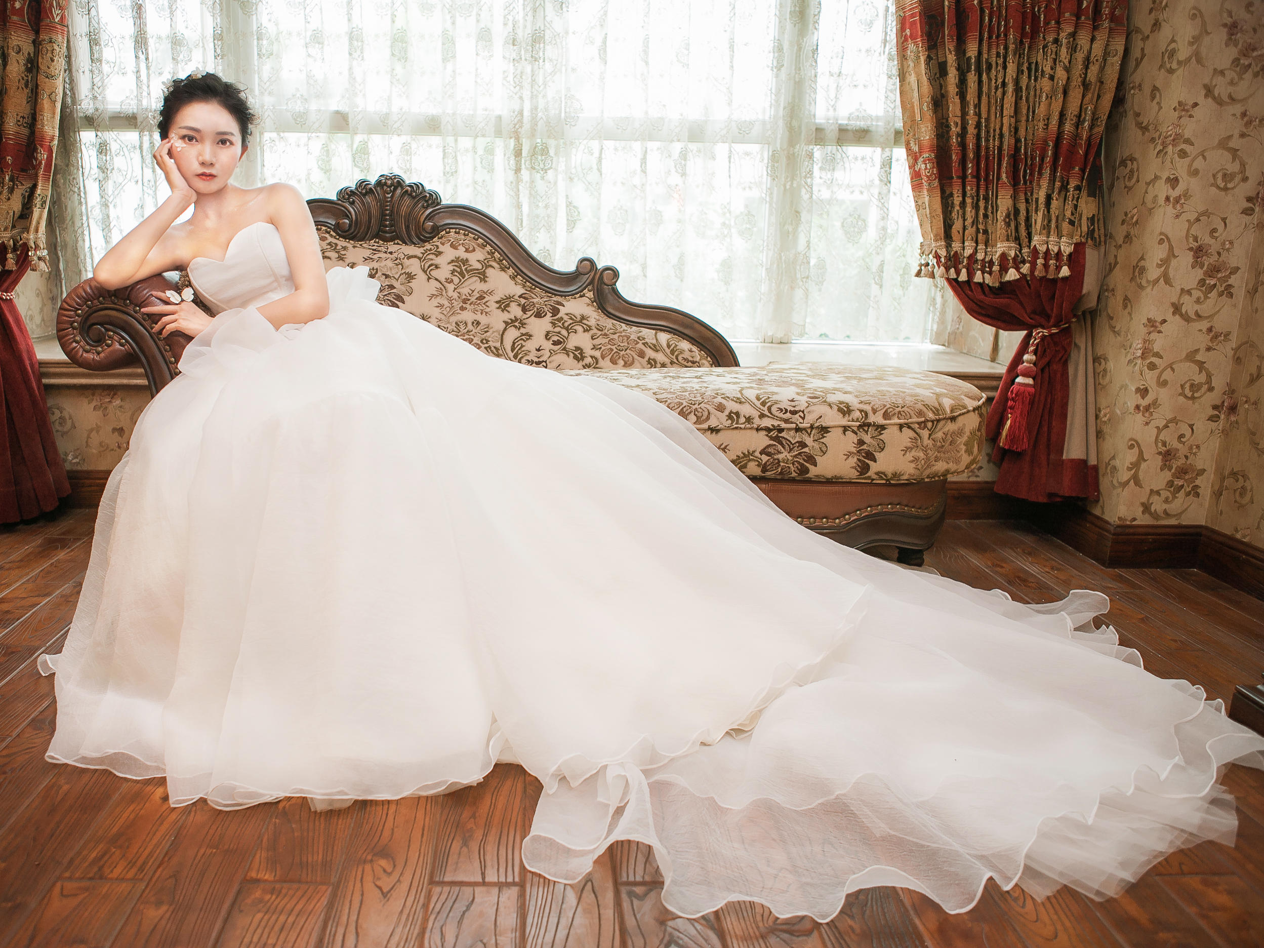 重庆婚纱摄影_重庆 租婚纱(2)