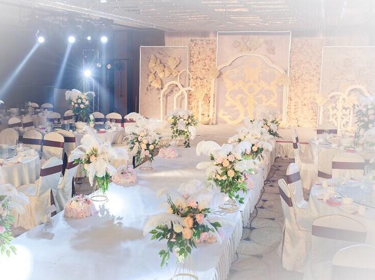 简约大气不失高级感的香槟色婚礼