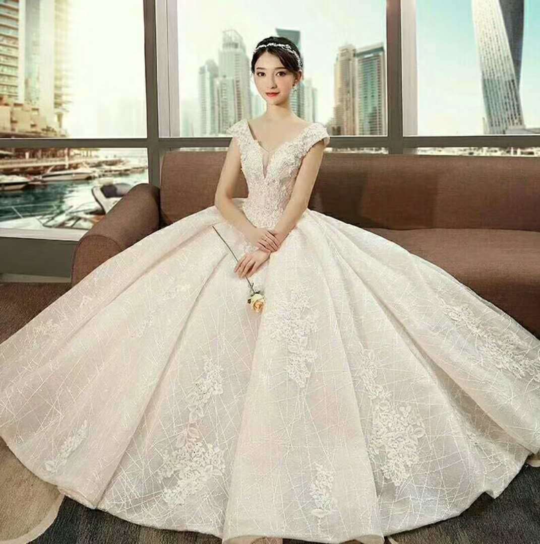 尚品婚纱特惠套餐婚纱礼服8件套加跟妆1480元