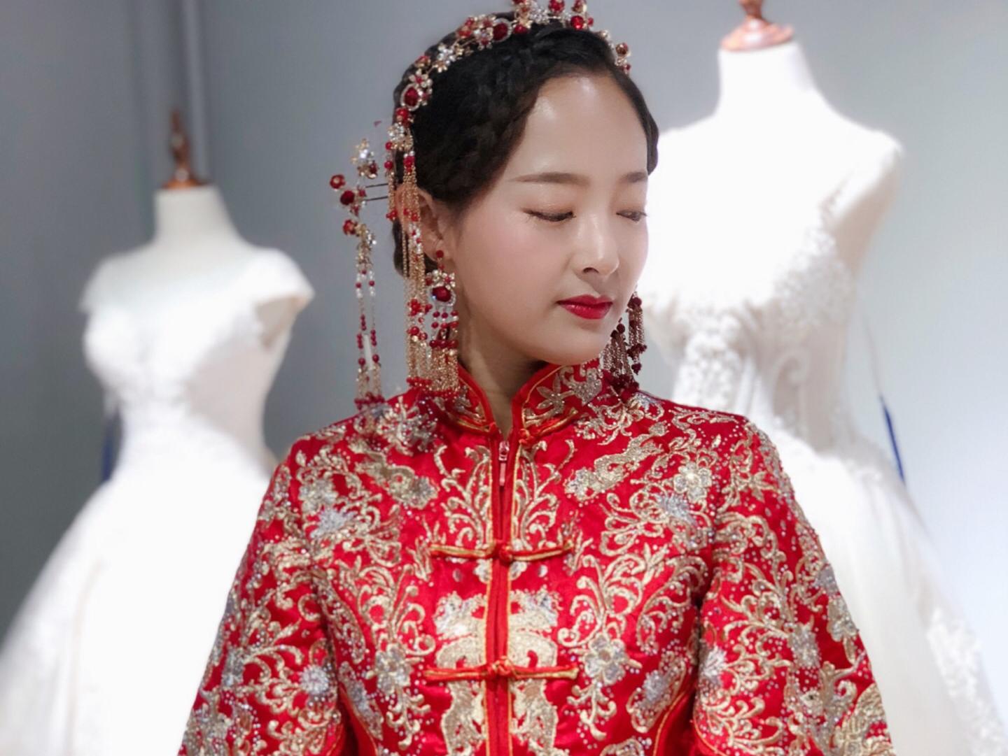 资深 唯美西式中式嫁衣+造型+妈妈妆+伴娘妆