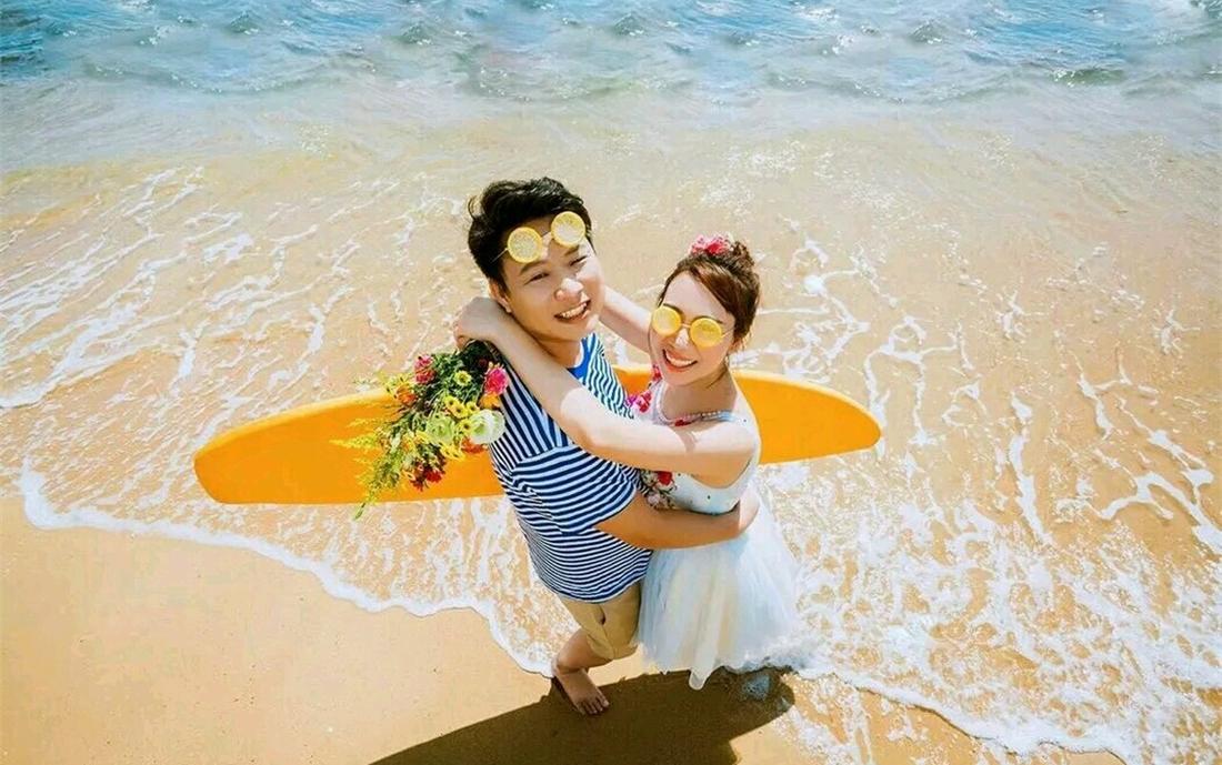 游艇出海+包邮+跑车+2晚酒店+专车游+航拍