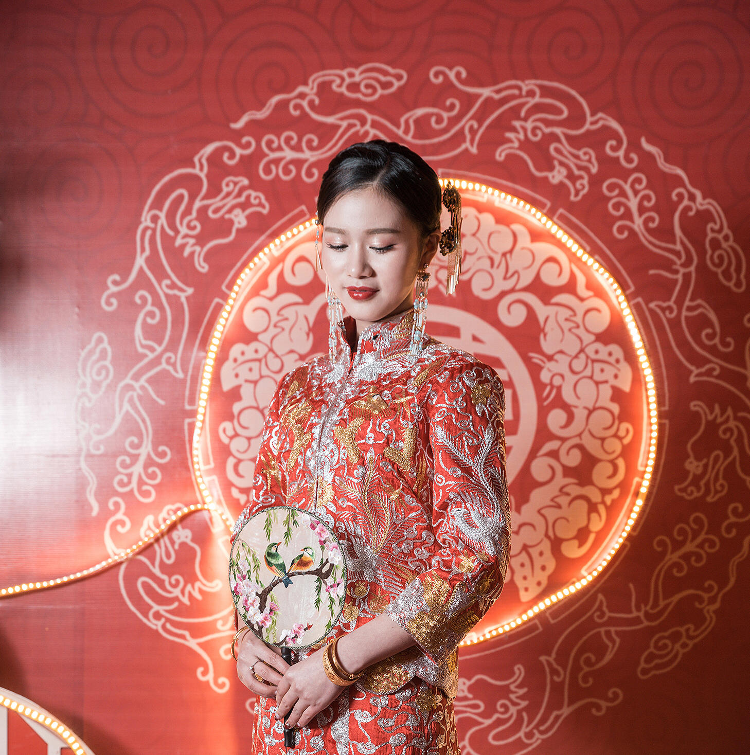 高定系列定制婚纱（含跟妆）