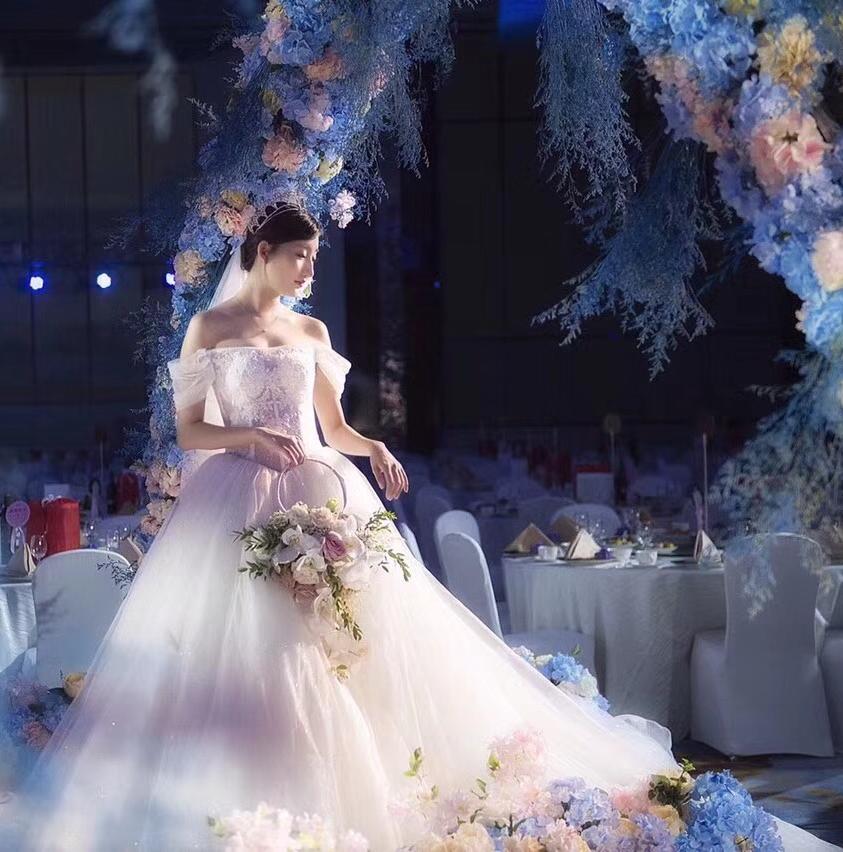 [MILA米拉婚纱]人气简约一字落肩长托