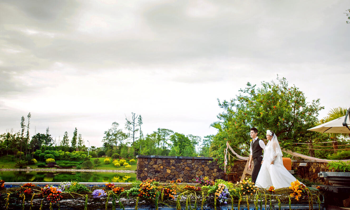 婚礼讲师双语主持李智主持中文婚礼报价