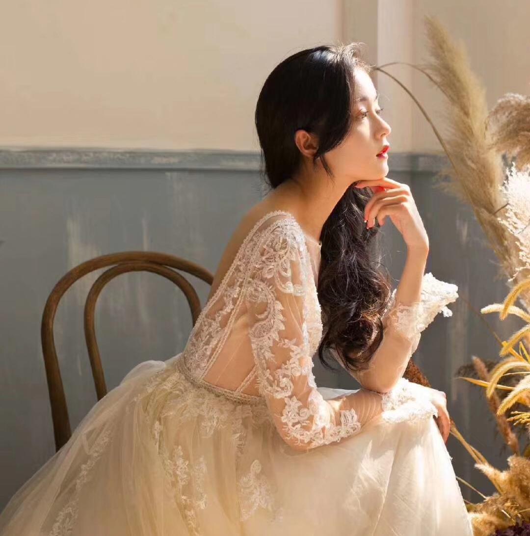 [MILA米拉婚纱]蕾丝性感深V主纱